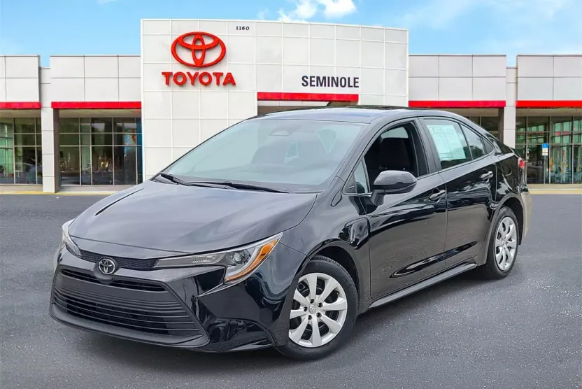 2024 Toyota Corolla LE photo 1