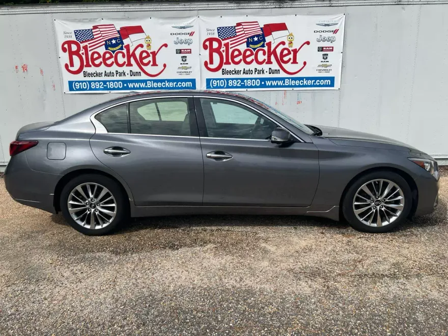 2022 Infiniti Q50 LUXE AWD photo 1
