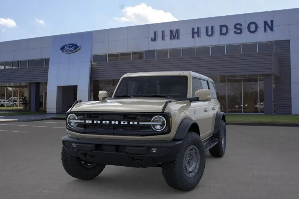 2025 Ford Bronco Outer Banks photo 1