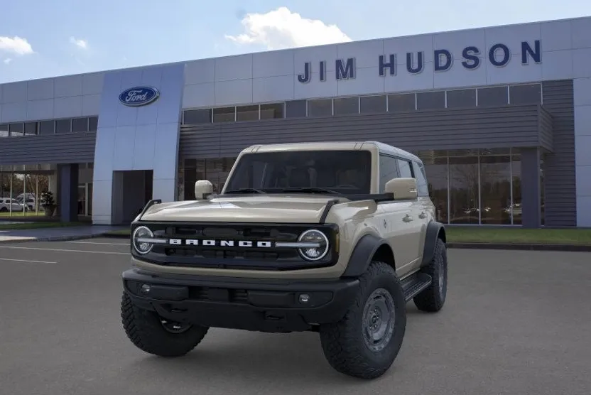 2025 Ford Bronco Outer Banks photo 1