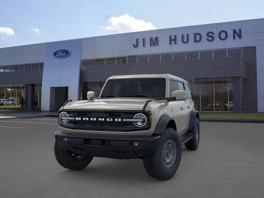 2025 Ford Bronco Outer Banks photo 1