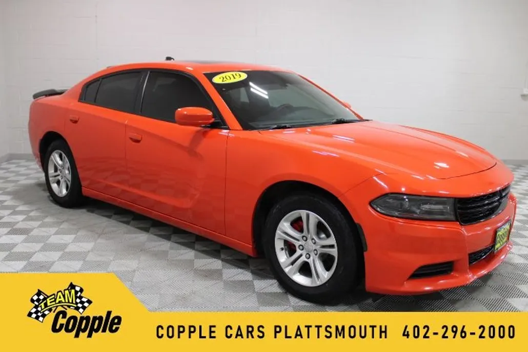 2019 Dodge Charger SXT photo 1