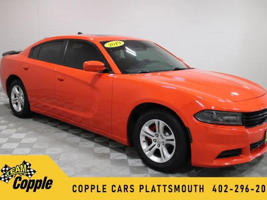 2019 Dodge Charger SXT photo 1