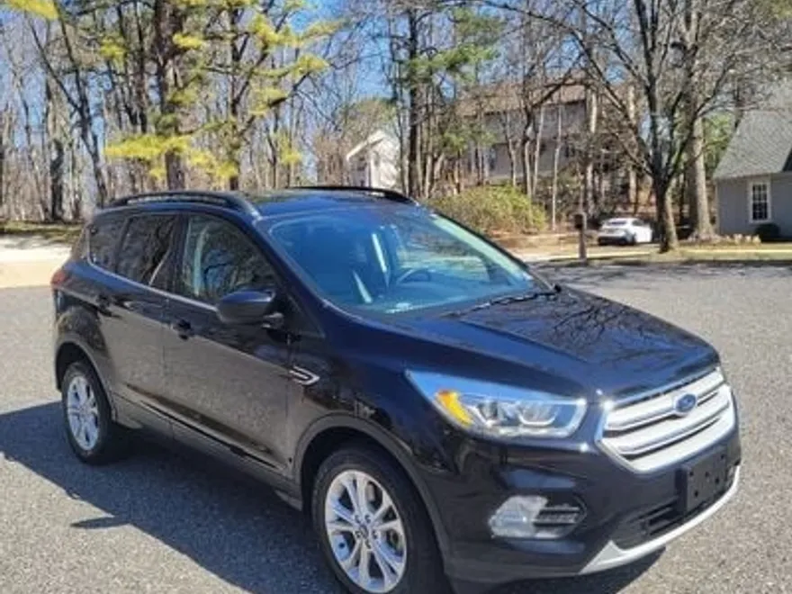 2019 Ford Escape SEL photo 1