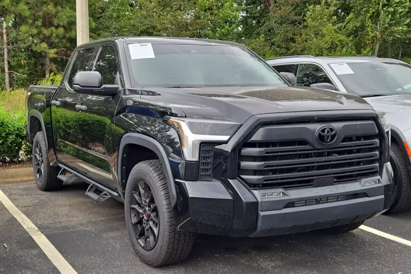 2023 Toyota Tundra SR5 photo 1