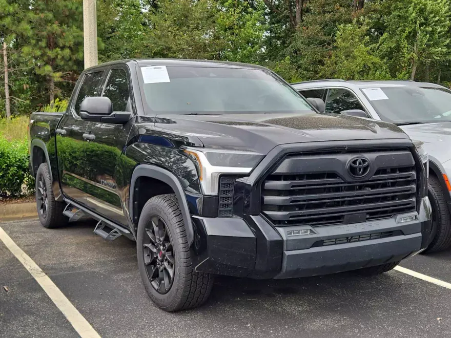 2023 Toyota Tundra SR5 photo 1