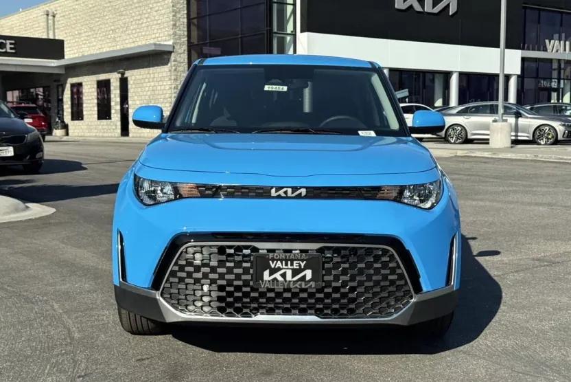 2025 Kia Soul EX photo 1