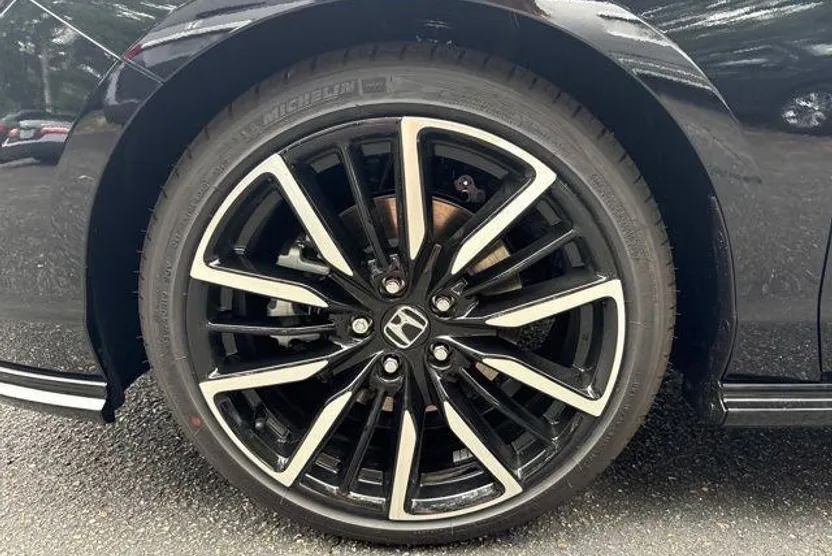 2025 Honda Accord Hybrid Touring photo 1