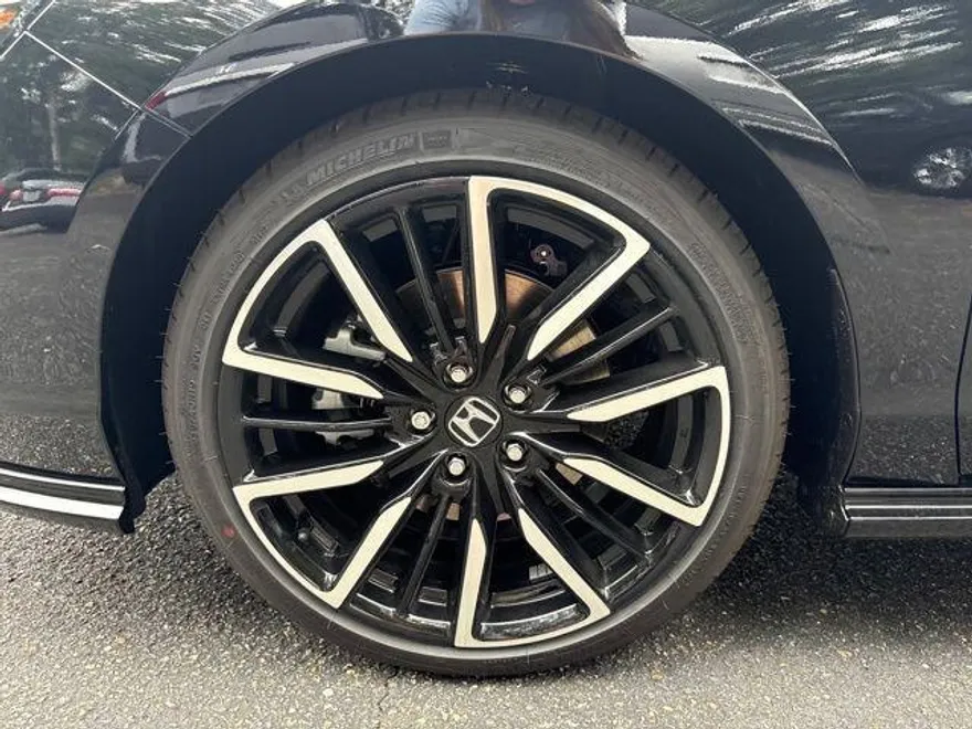 2025 Honda Accord Hybrid Touring photo 1
