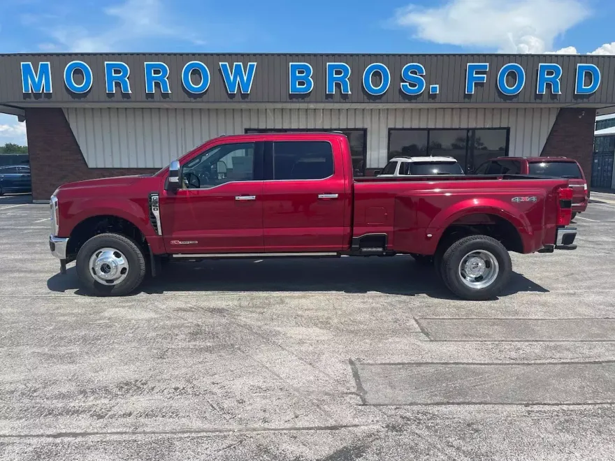 2025 Ford F-350 Lariat photo 1