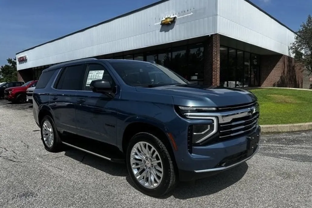 2025 Chevrolet Tahoe LT photo 1