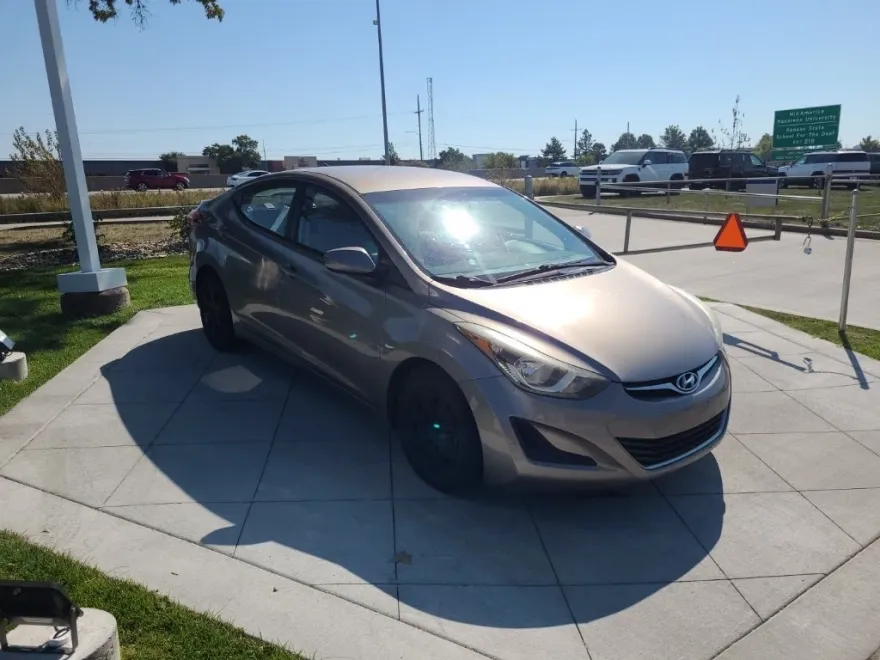 2016 Hyundai Elantra SE photo 1