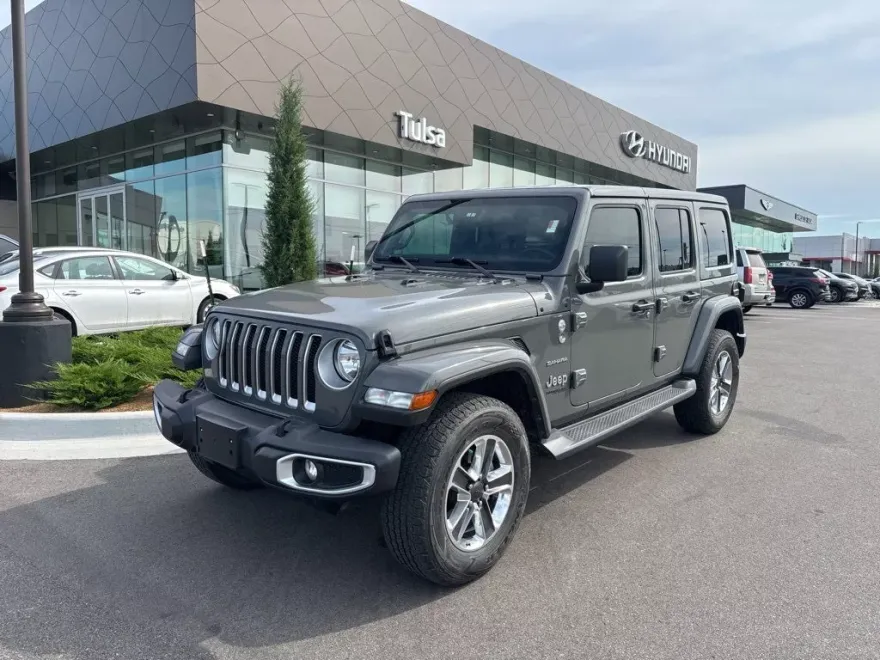 2021 Jeep Wrangler Unlimited Sahara photo 1