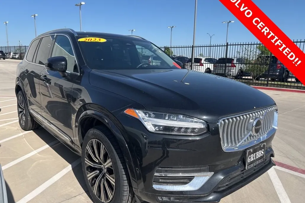2023 Volvo XC90 AWD Plus photo 1