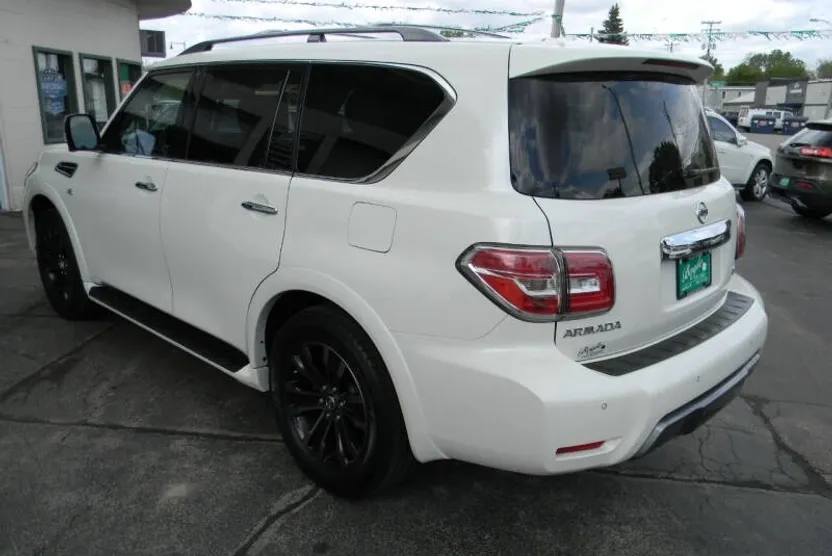 2019 Nissan Armada Platinum photo 1