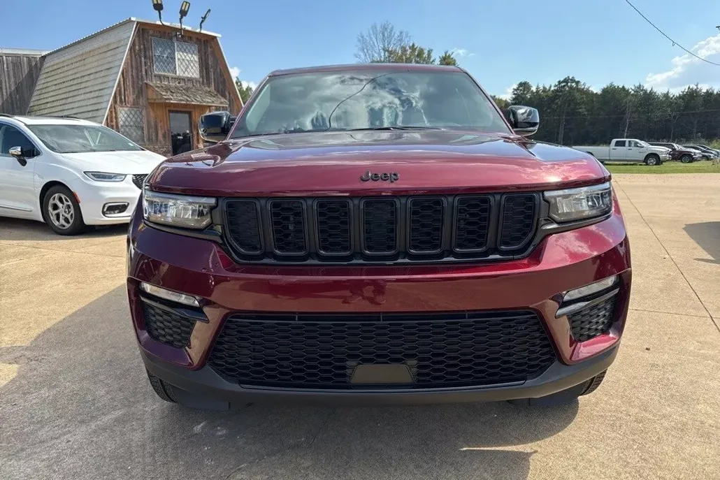 2025 Jeep Grand Cherokee Limited photo 1