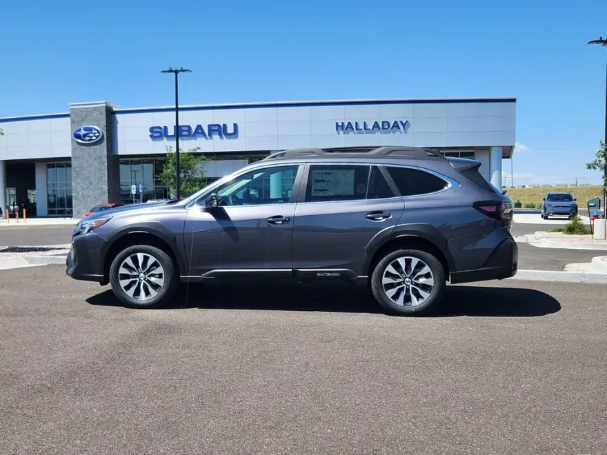 2025 Subaru Outback Limited photo 1