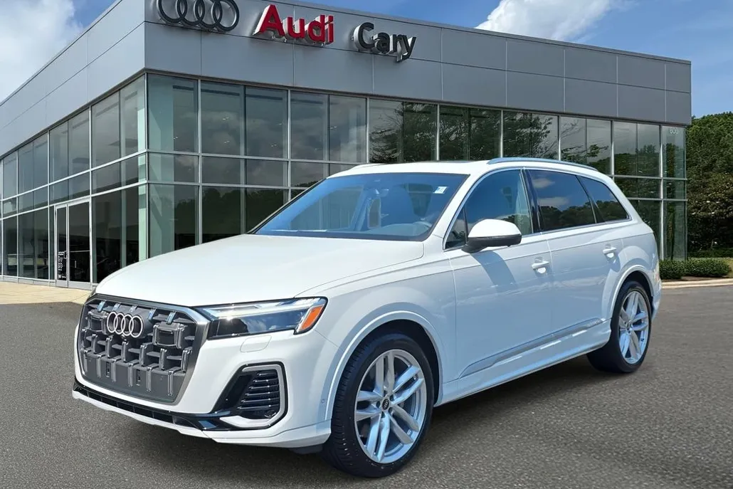 2025 Audi Q7 55 Premium Plus photo 1