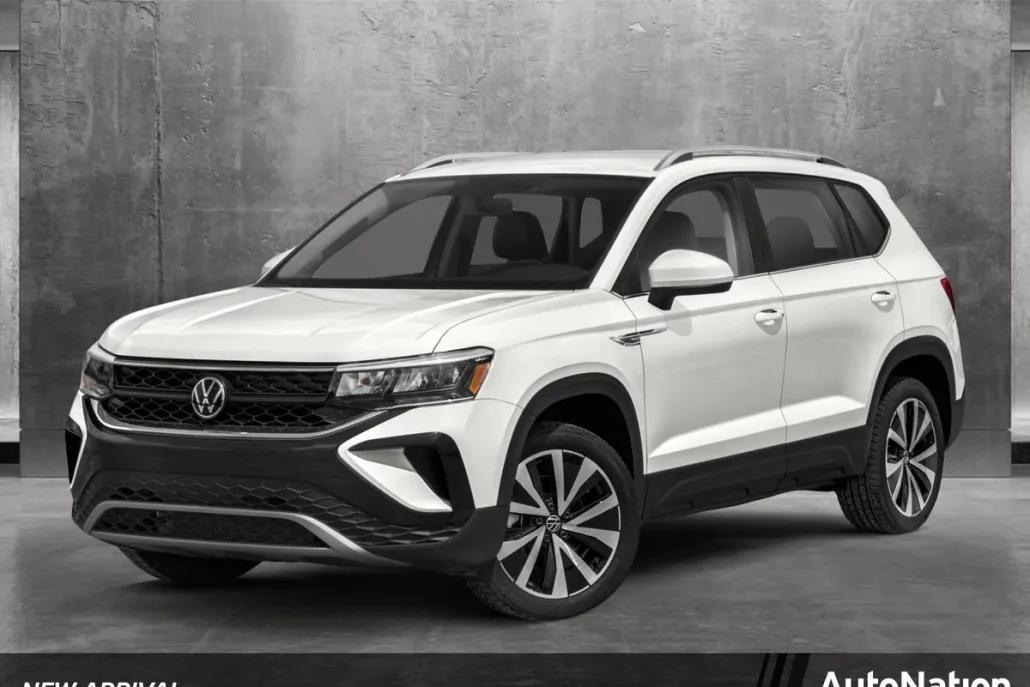 2024 Volkswagen Taos SE photo 1