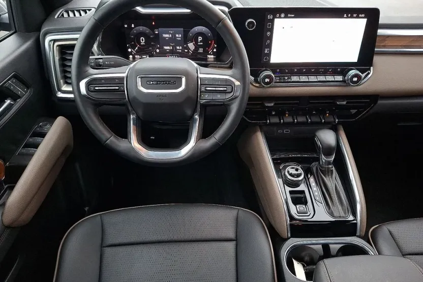 2024 Gmc Canyon Denali photo 1