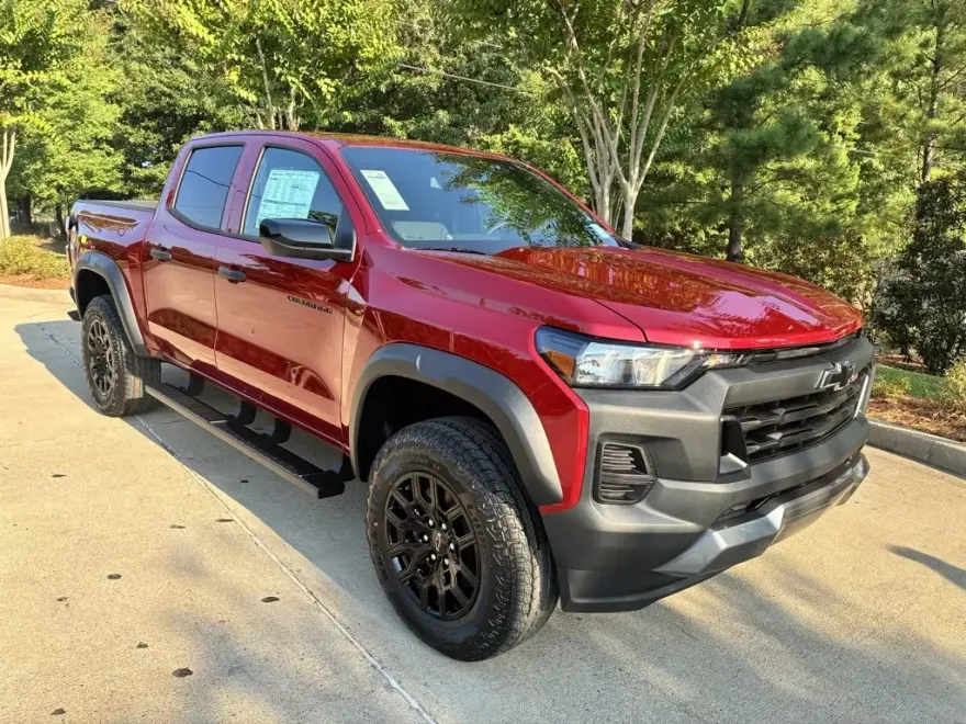 2026 Chevrolet Colorado Trail Boss photo 1