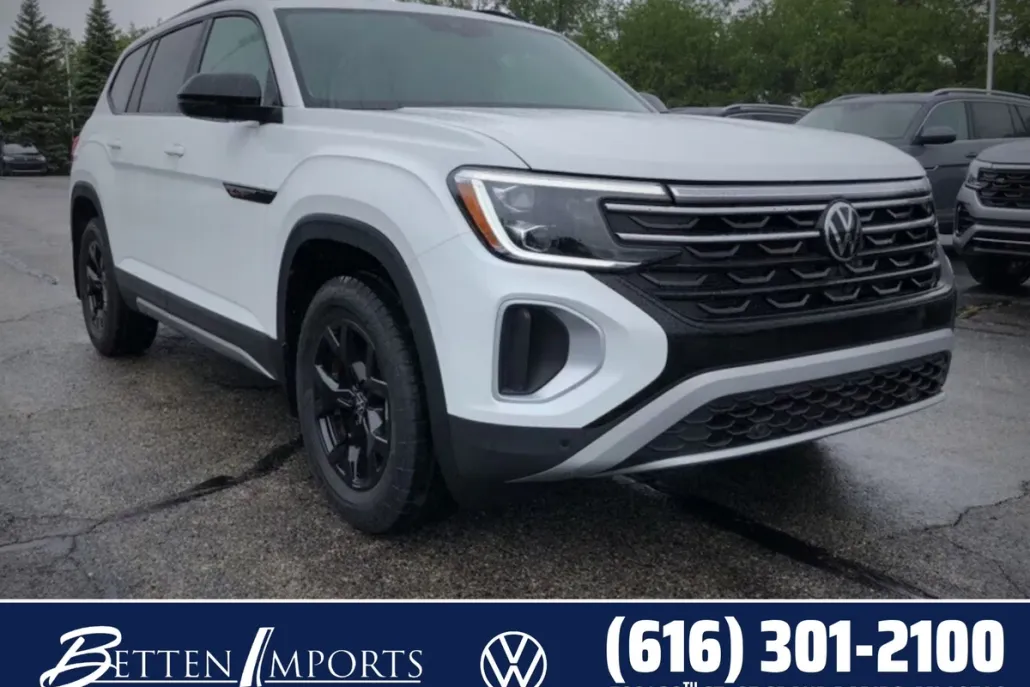 2025 Volkswagen Atlas Peak Edition SE photo 1