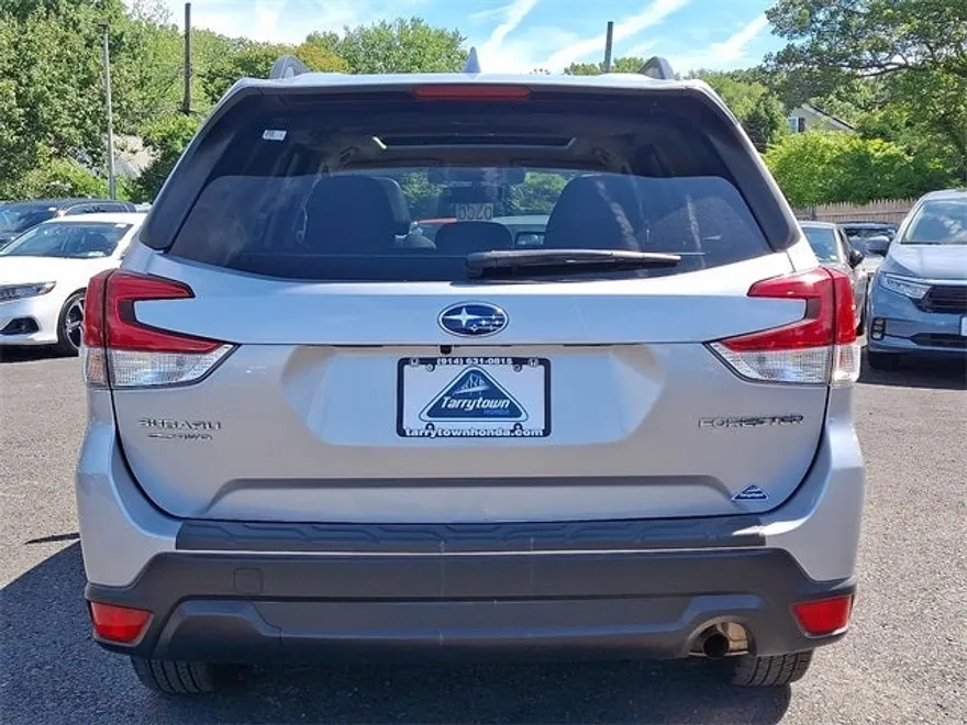 2019 Subaru Forester Premium photo 1