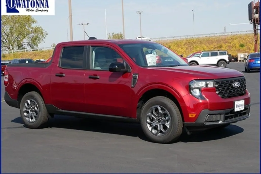 2025 Ford Maverick XLT photo 1