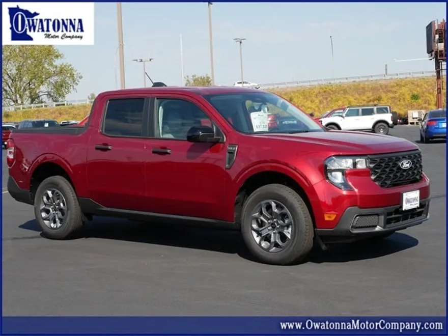 2025 Ford Maverick XLT photo 1
