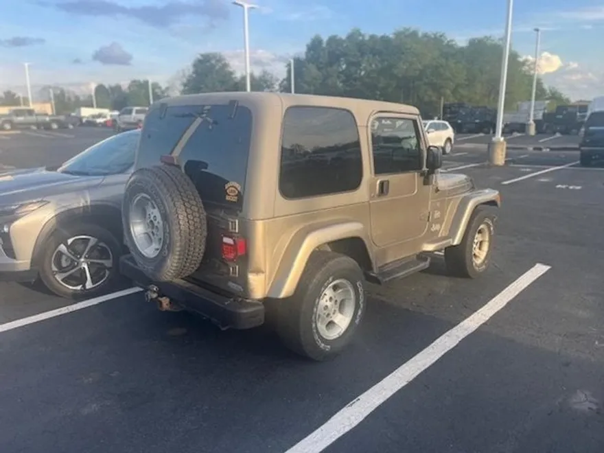2003 Jeep Wrangler Sahara photo 1