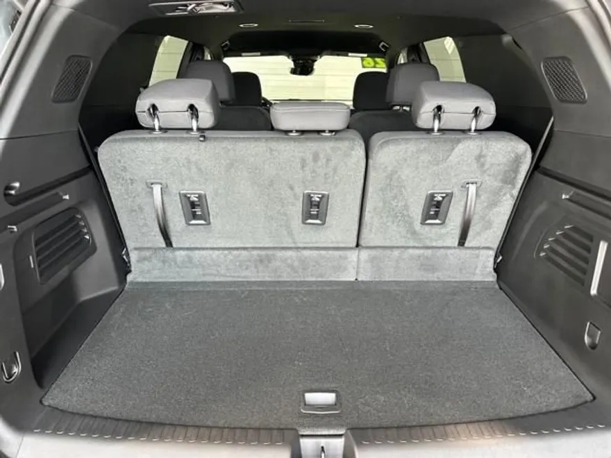 2026 Chevrolet Traverse photo 1