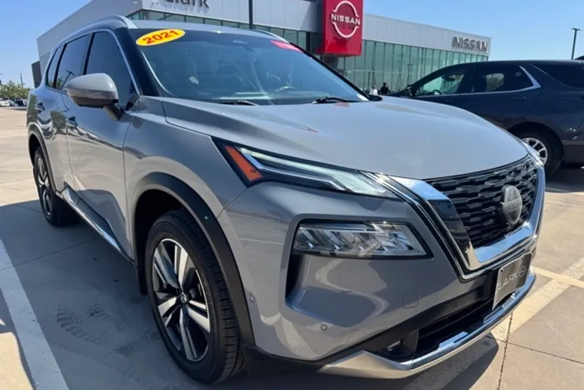 2021 Nissan Rogue Platinum photo 1