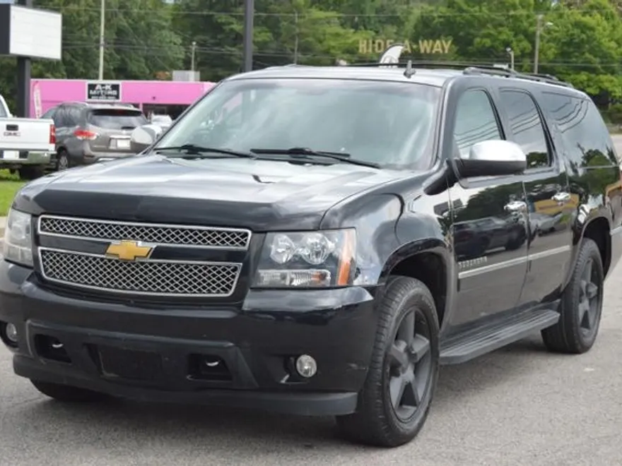 2014 Chevrolet Suburban 1500 LTZ photo 1
