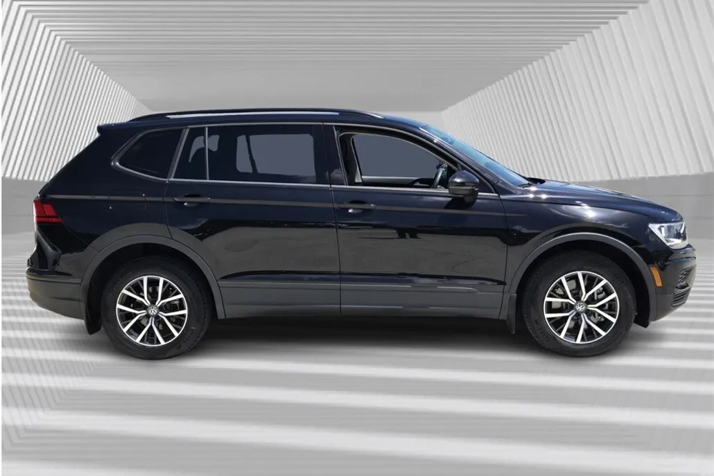 2021 Volkswagen Tiguan S photo 1
