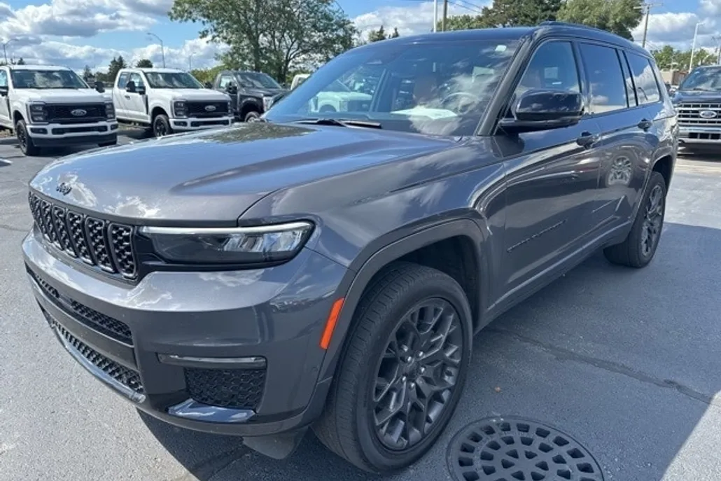 2024 Jeep Grand Cherokee L Summit photo 1