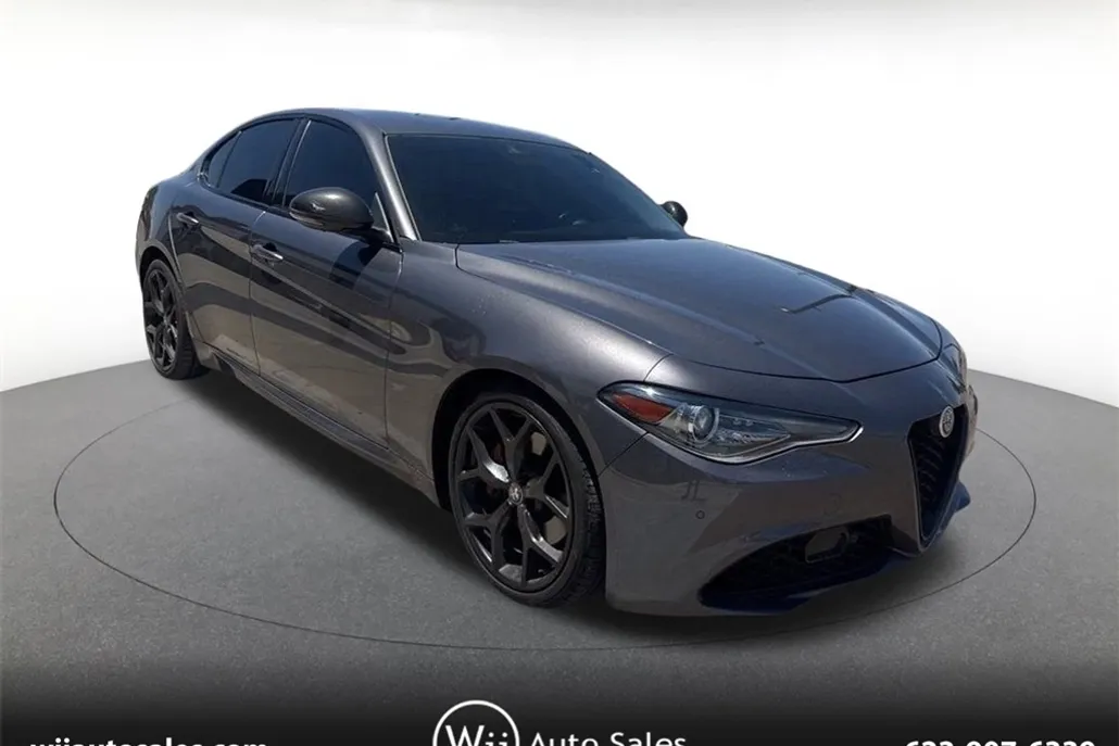 2020 Alfa Romeo Giulia Base photo 1