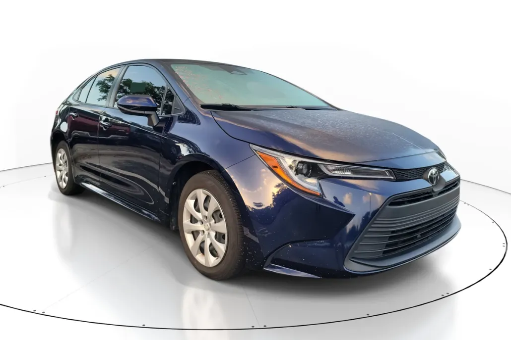 2023 Toyota Corolla LE photo 1