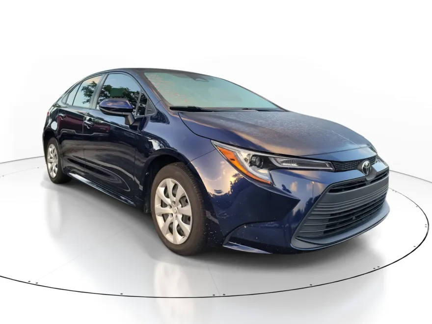 2023 Toyota Corolla LE photo 1