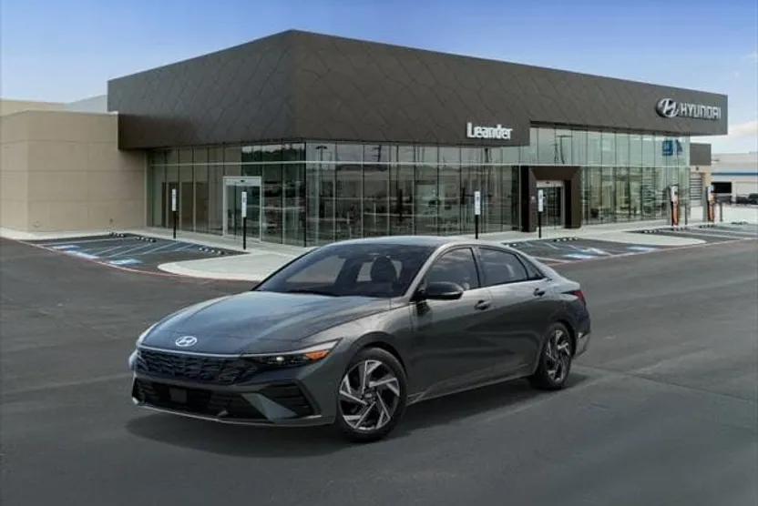 2025 Hyundai Elantra Hybrid Limited photo 1