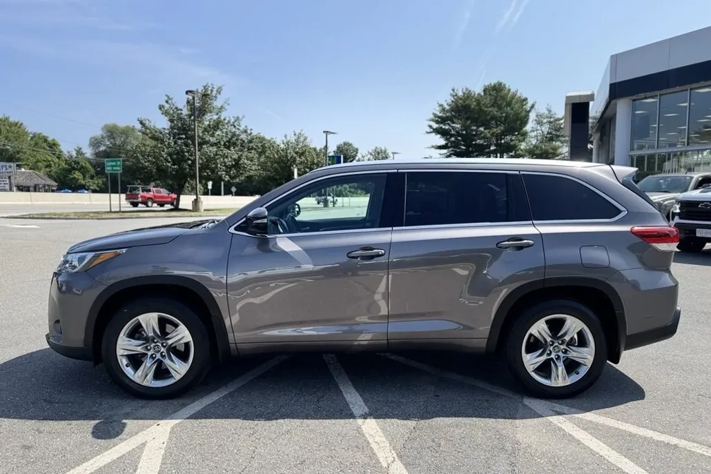 2018 Toyota Highlander Limited photo 1