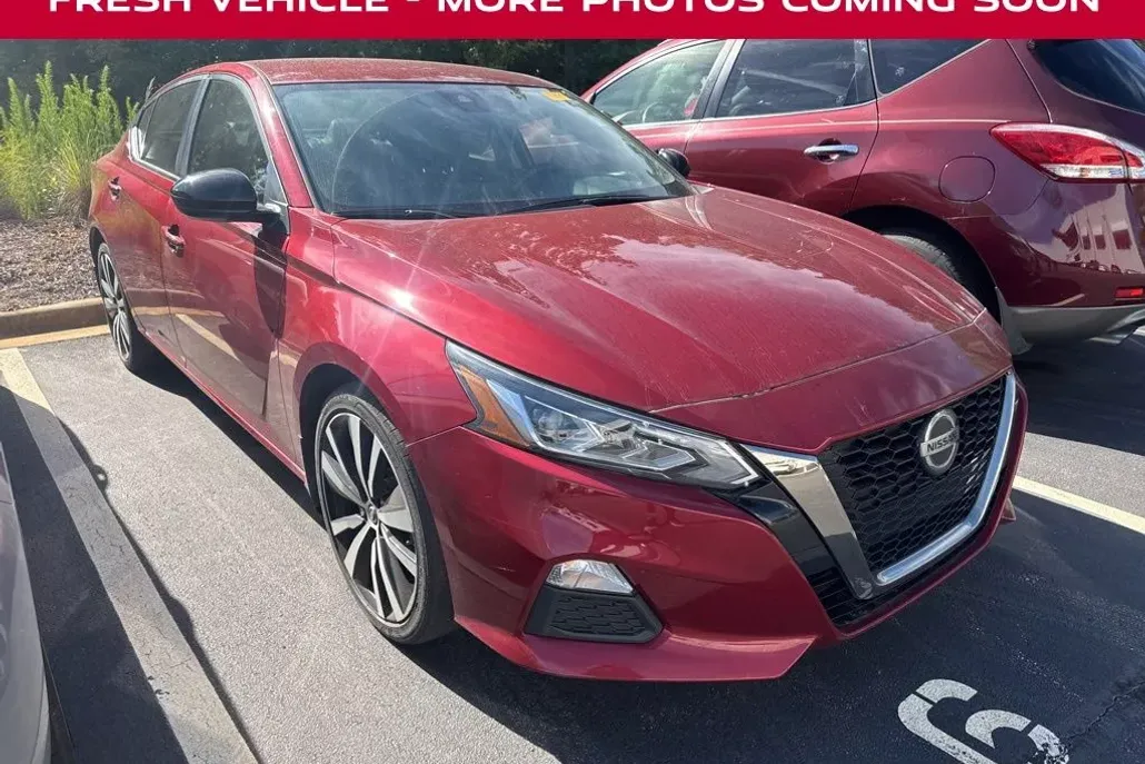 2022 Nissan Altima 2.5 SR photo 1