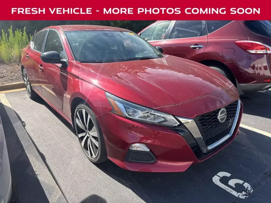 2022 Nissan Altima 2.5 SR photo 1