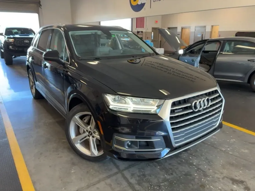 2019 Audi Q7 55 Prestige photo 1