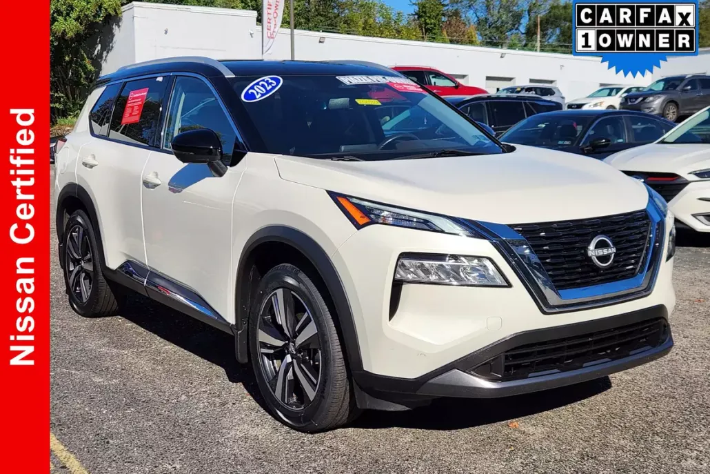 2023 Nissan Rogue SL photo 1