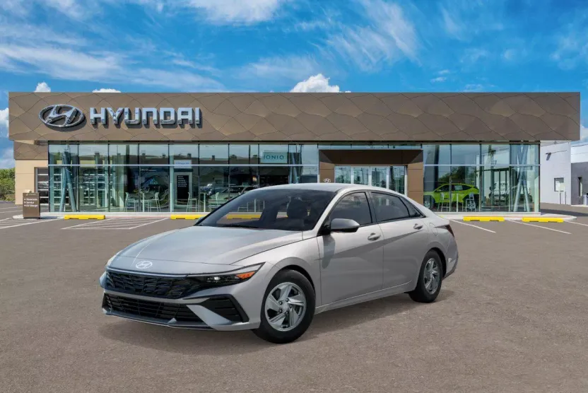 2025 Hyundai Elantra SE photo 1