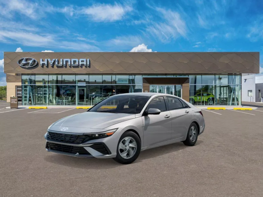 2025 Hyundai Elantra SE photo 1