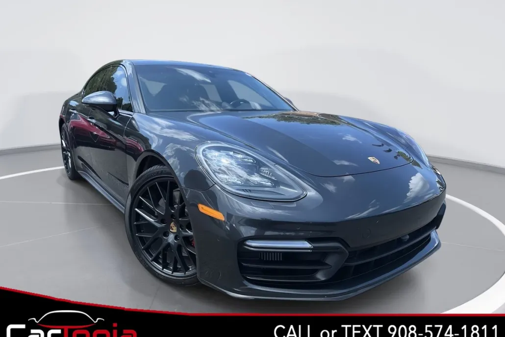 2020 Porsche Panamera GTS photo 1