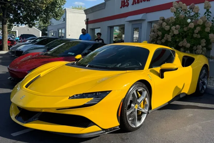 2021 Ferrari SF90 Stradale Base photo 1