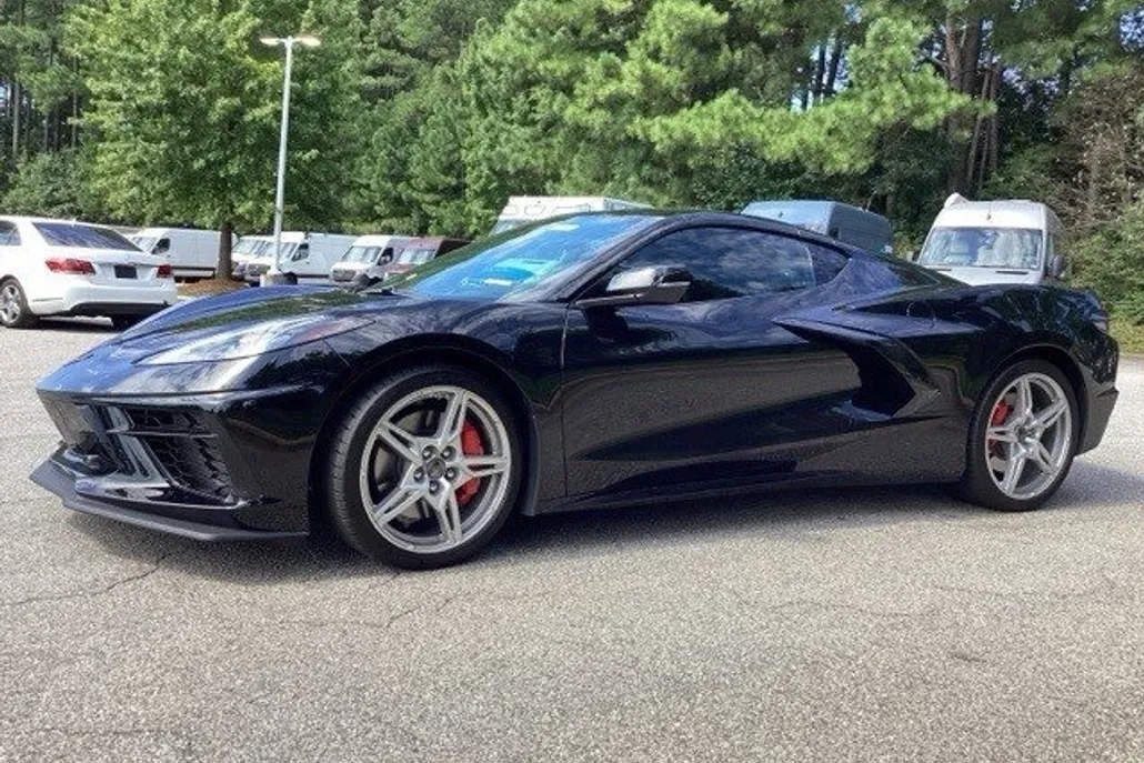 2025 Chevrolet Corvette Stingray 2LT photo 1