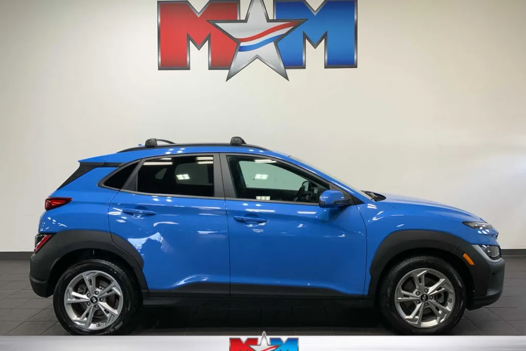 2022 Hyundai Kona SEL photo 1